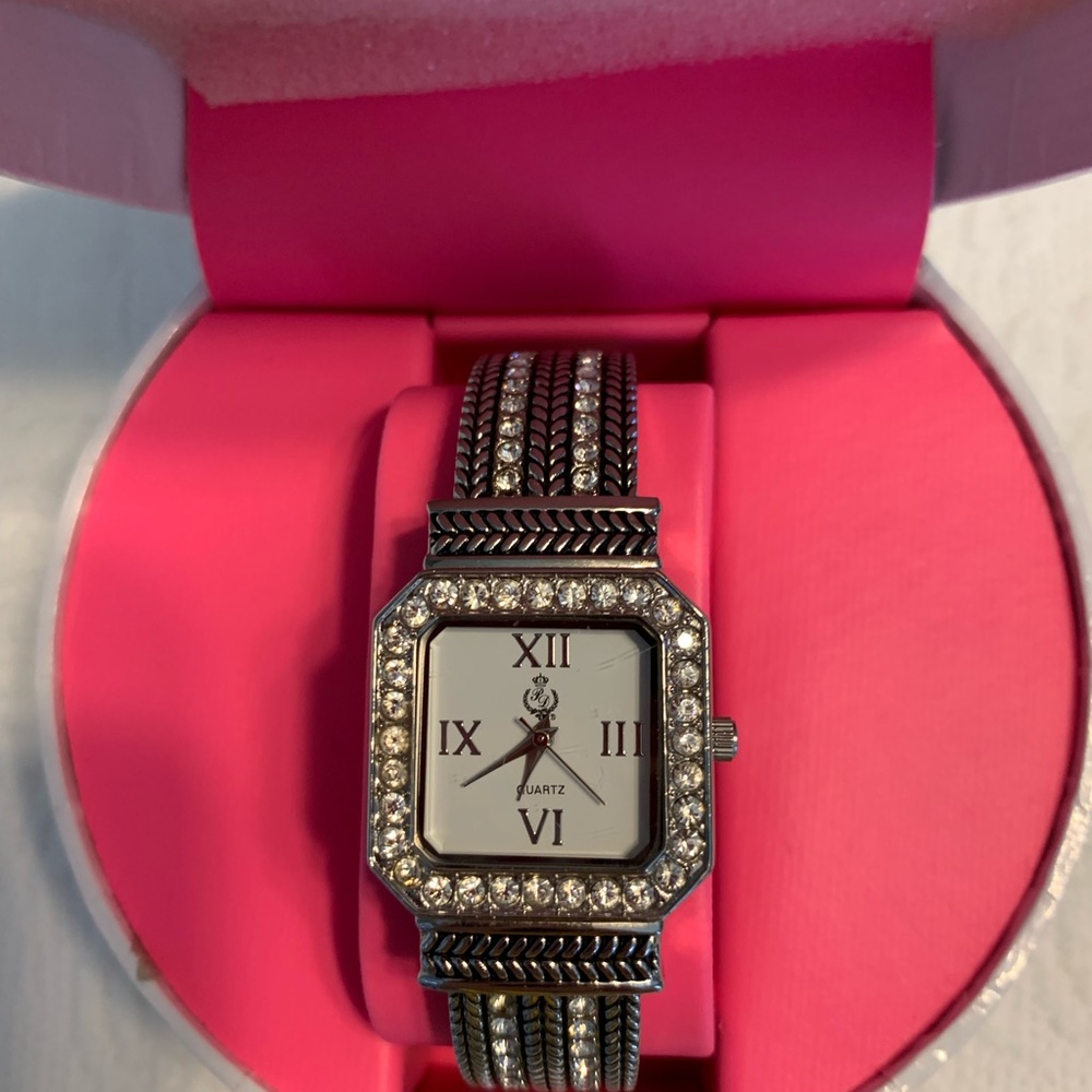 Bangle style watch